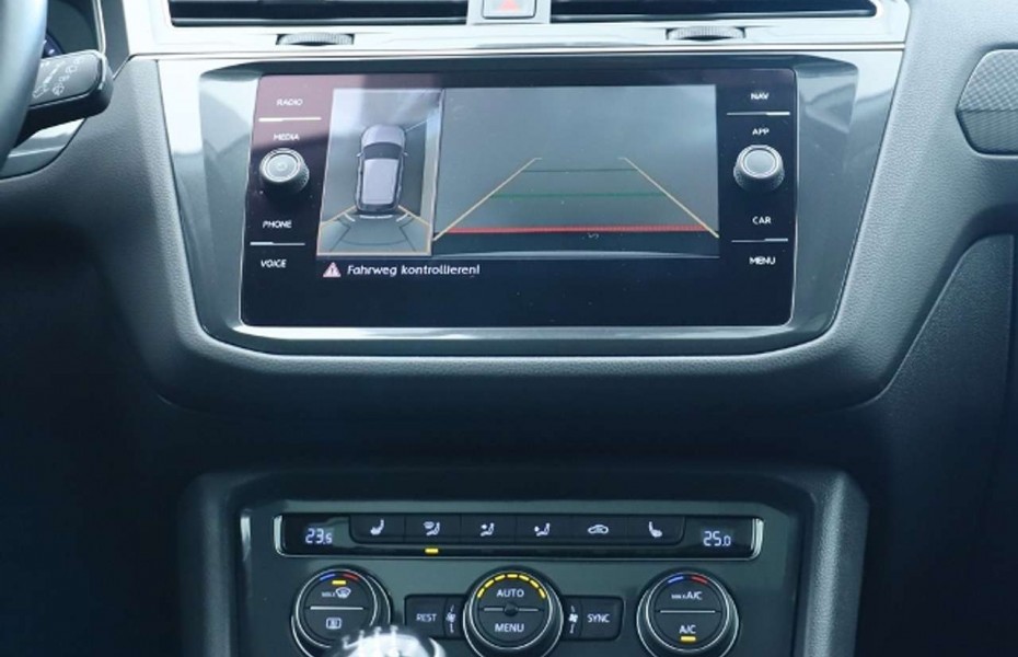 Volkswagen Tiguan 1.5 TSI Pano HUD Navi LED 360Kam Taž AdTemp Apple