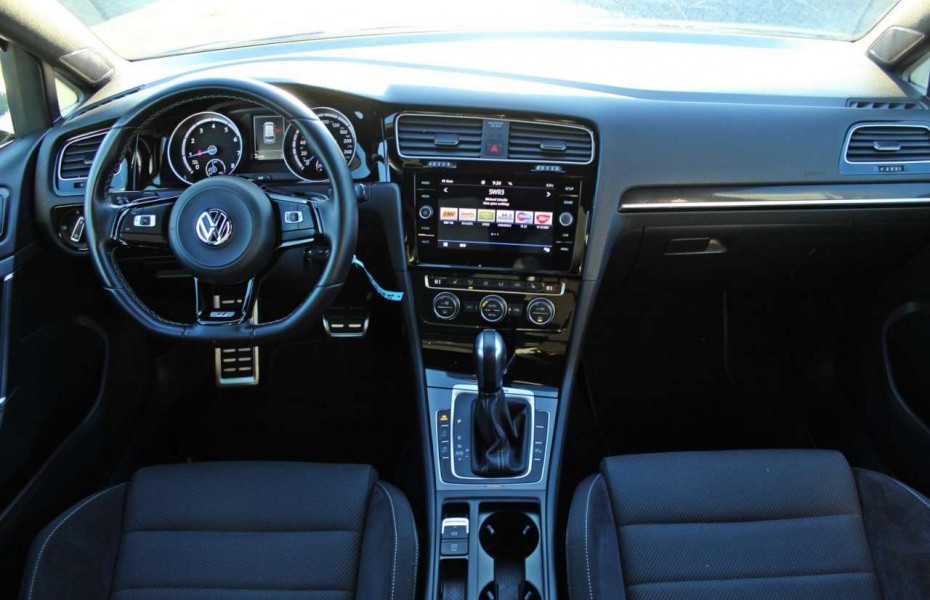 Volkswagen Golf VII Variant R 4Motion 2.0 TSI DSG LED PDC