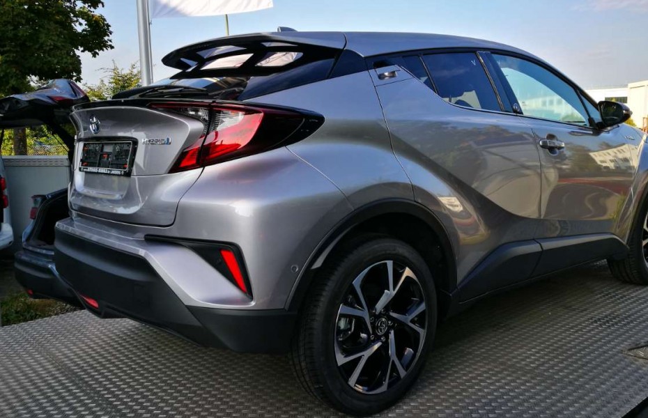 Toyota C-HR 1,8 Hybrid Team LED AdTemp Aut ParkPilot VyhVolant