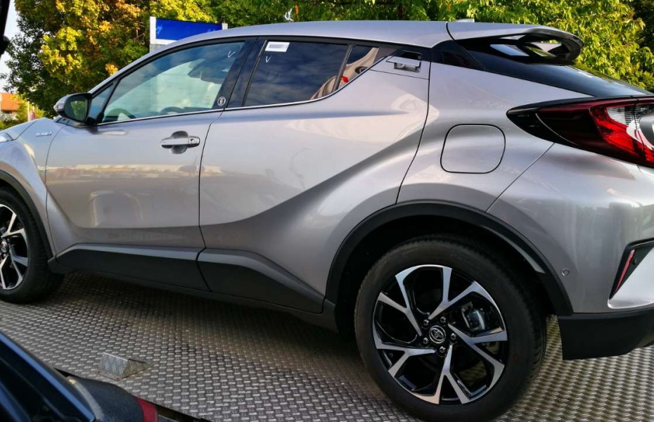 Toyota C-HR 1,8 Hybrid Team LED AdTemp Aut ParkPilot VyhVolant