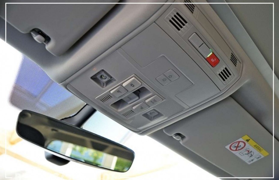 Volkswagen Touran 2.0TDI Comfortline 7-Sitzer Pano AHK Navi