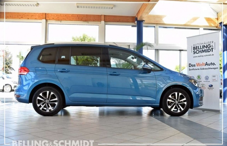 Volkswagen Touran 2.0TDI Comfortline 7-Sitzer Pano AHK Navi