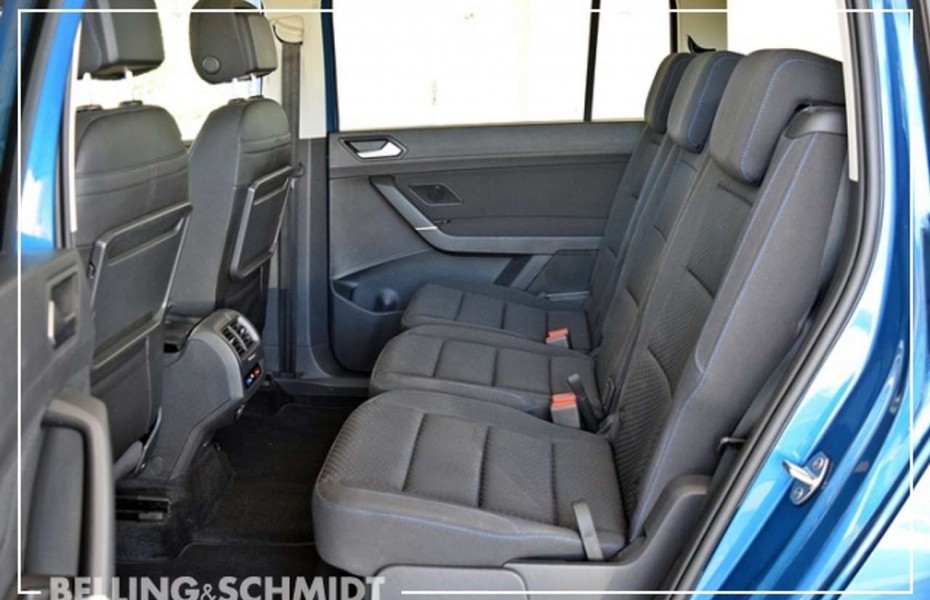Volkswagen Touran 2.0TDI Comfortline 7-Sitzer Pano AHK Navi