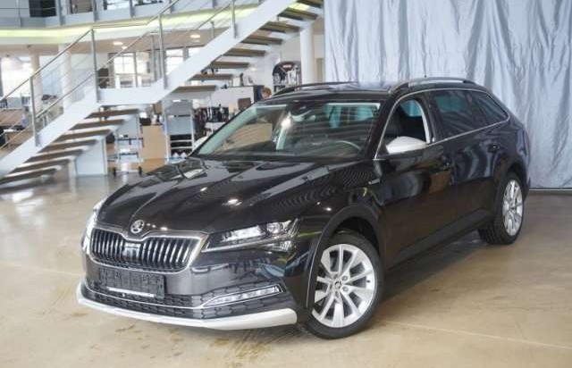 Škoda Superb Combi SCOUT 4x4 TDI*200PS AHK Matrix-LED