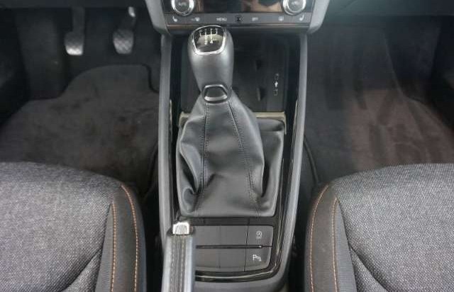 Škoda Kamiq CLEVER 1.0TSI AHK digCockp Navi SHZ PDCv+h