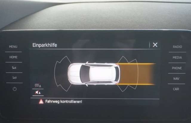 Škoda Kamiq CLEVER 1.0TSI AHK digCockp Navi SHZ PDCv+h