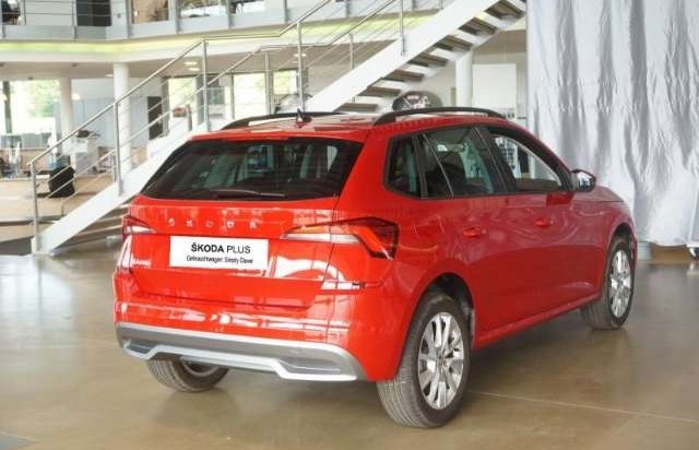 Škoda Kamiq CLEVER 1.0TSI AHK digCockp Navi SHZ PDCv+h