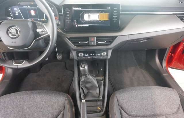 Škoda Kamiq CLEVER 1.0TSI AHK digCockp Navi SHZ PDCv+h