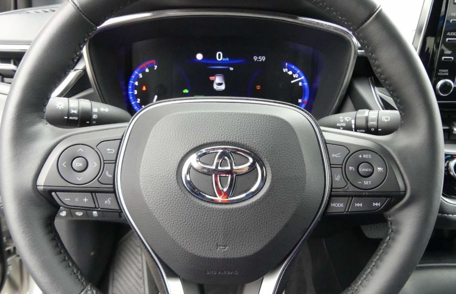 Toyota Corolla 1.8 Hybrid Automat Navi LED,Kam Temp
