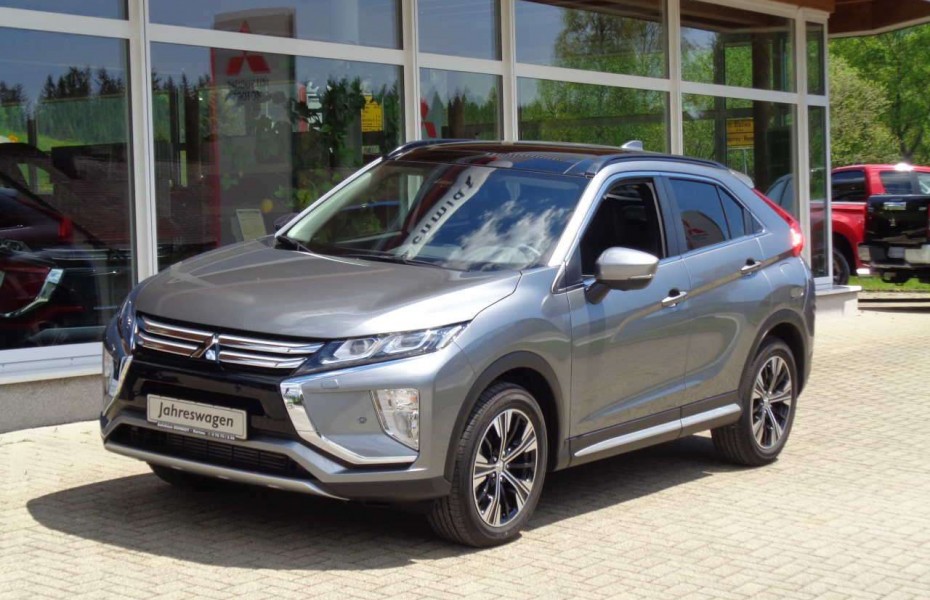 Mitsubishi Eclipse Cross 2.3d Pano Navi 4WD Automat Tažné Kam HeadUp