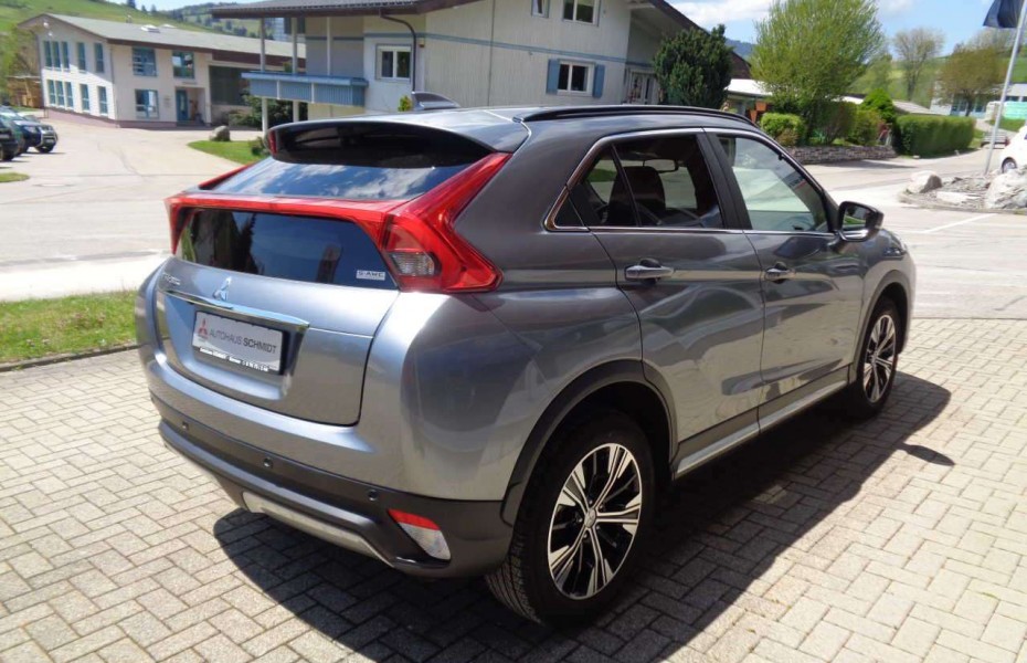 Mitsubishi Eclipse Cross 2.3d Pano Navi 4WD Automat Tažné Kam HeadUp