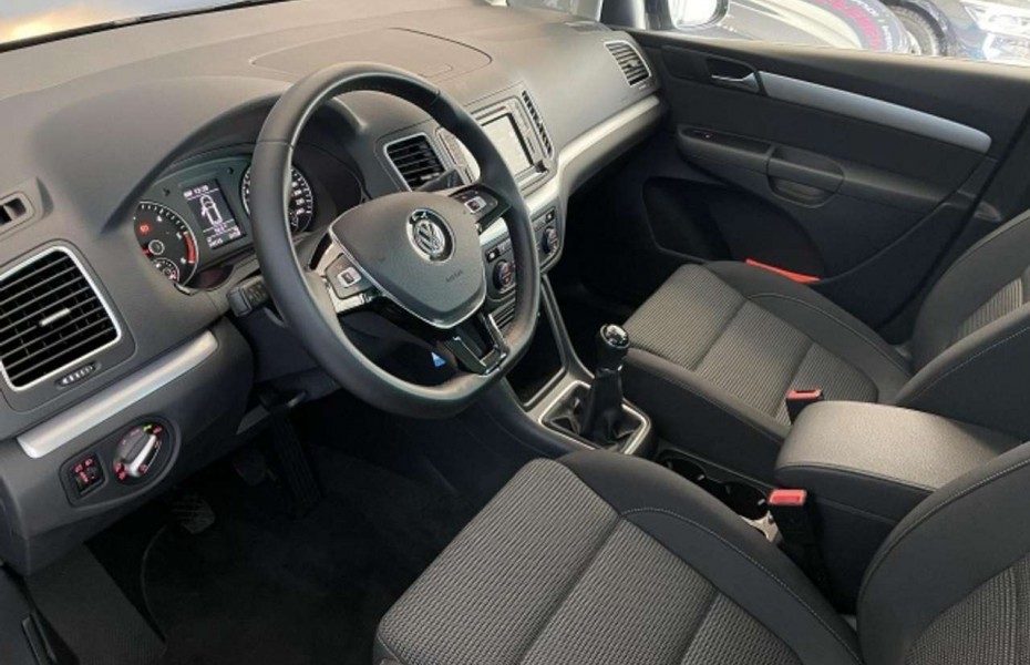 Volkswagen Sharan Comfortline NAVI AHK 7-SITZER BlindSpot