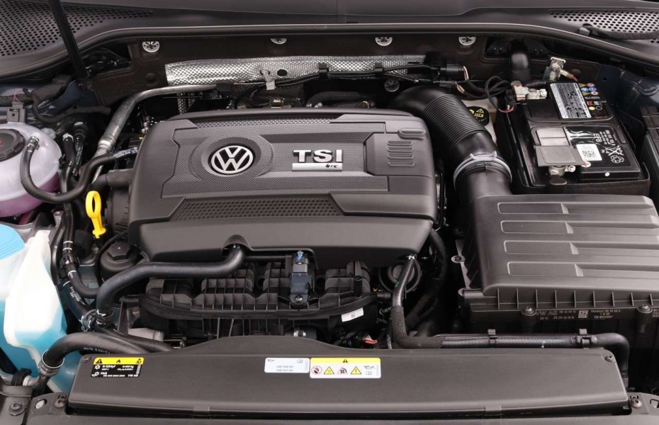 Volkswagen Golf VII Variant R 2.0 TSI DSG 4Motion Navi DAB Klima R
