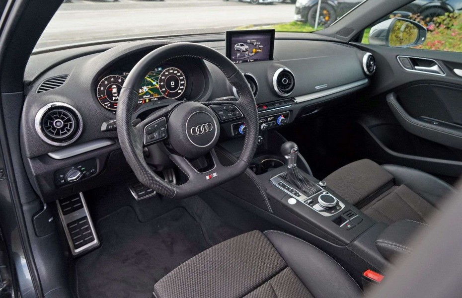 Audi A3 35TFSI S-tronic S-line Virtual LED NezTop