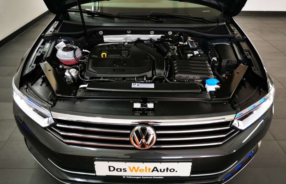 Volkswagen Passat Highline 1,5 TSI R-Line PANO 1,99%