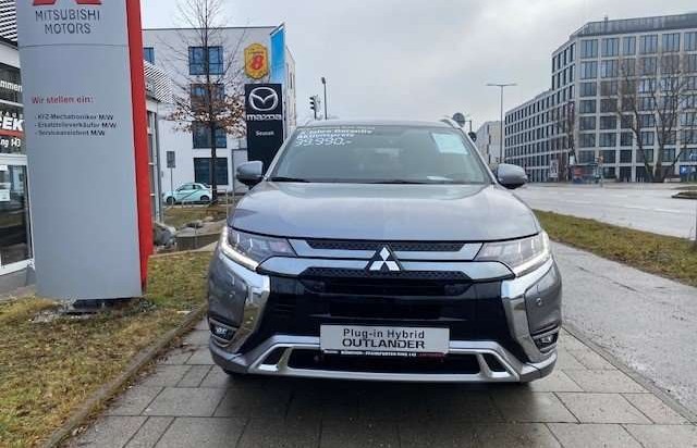 Mitsubishi Outlander Plug-in Hybrid PLUS mit SPIRIT Navi