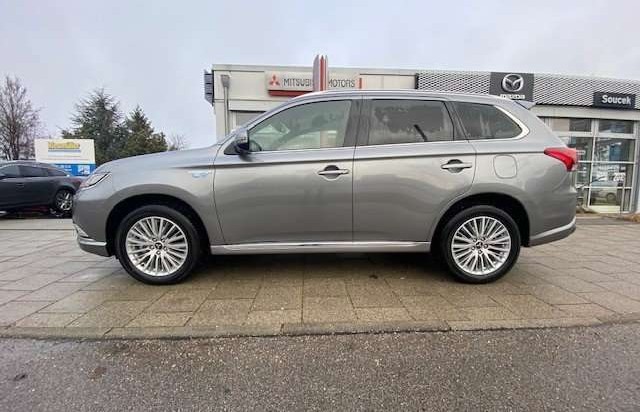 Mitsubishi Outlander Plug-in Hybrid PLUS mit SPIRIT Navi