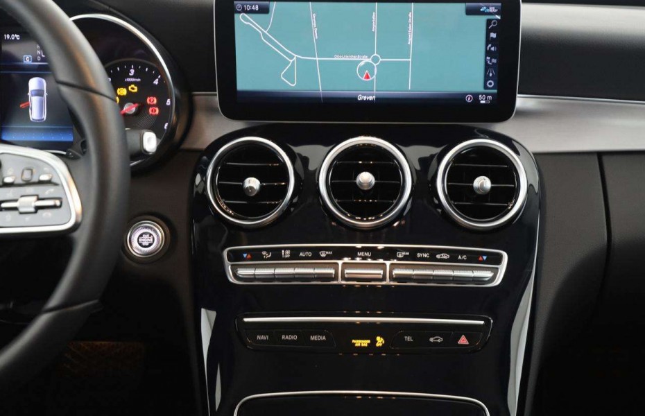 Mercedes-Benz Třídy C d 4M T Avantgarde Kamera Comand LED SHZ