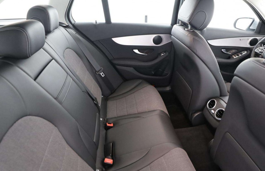 Mercedes-Benz Třídy C d 4M T Avantgarde Kamera Comand LED SHZ
