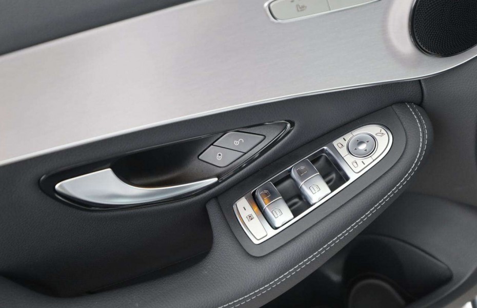 Mercedes-Benz Třídy C d 4M T Avantgarde Kamera Comand LED SHZ