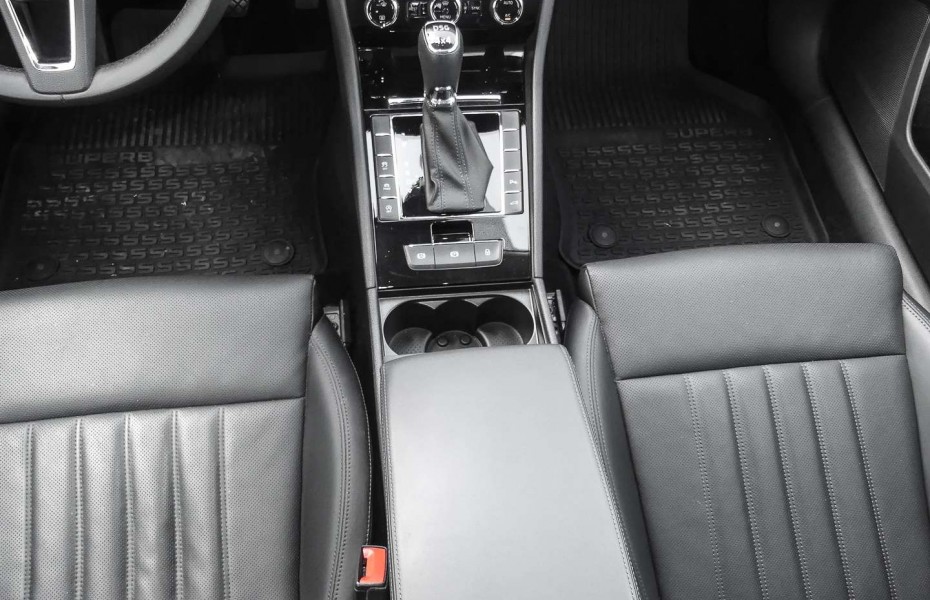 Škoda Superb Combi 2.0 TDI Pr Edition 4X4 *ACC *AHK *XENON * N