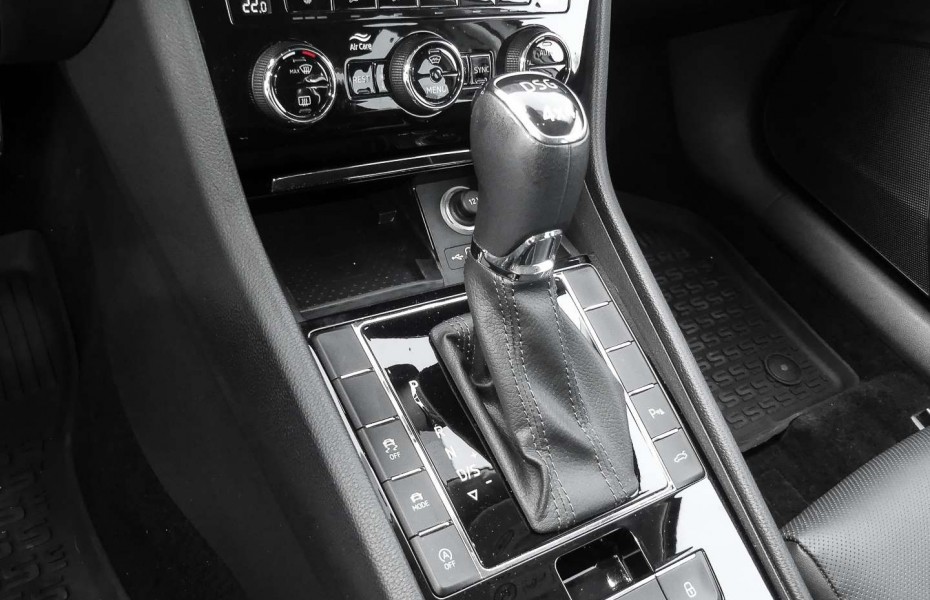 Škoda Superb Combi 2.0 TDI Pr Edition 4X4 *ACC *AHK *XENON * N