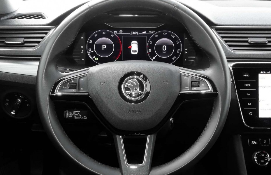 Škoda Superb Combi 2.0 TDI Pr Edition 4X4 *ACC *AHK *XENON * N