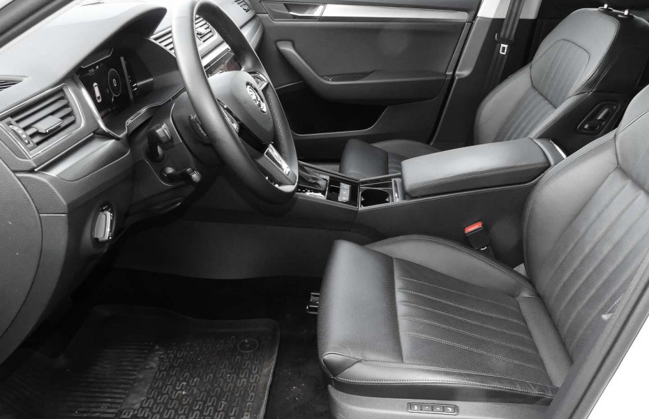 Škoda Superb Combi 2.0 TDI Pr Edition 4X4 *ACC *AHK *XENON * N