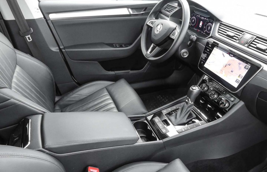 Škoda Superb Combi 2.0 TDI Pr Edition 4X4 *ACC *AHK *XENON * N