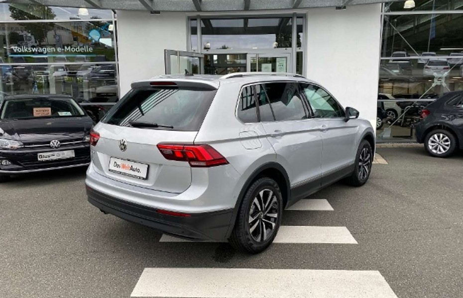 Volkswagen Tiguan Comfortline 2.0 TDI DSG AHK Navi LED Pano