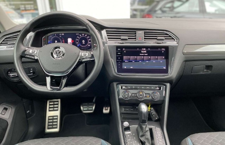 Volkswagen Tiguan Comfortline 2.0 TDI DSG AHK Navi LED Pano