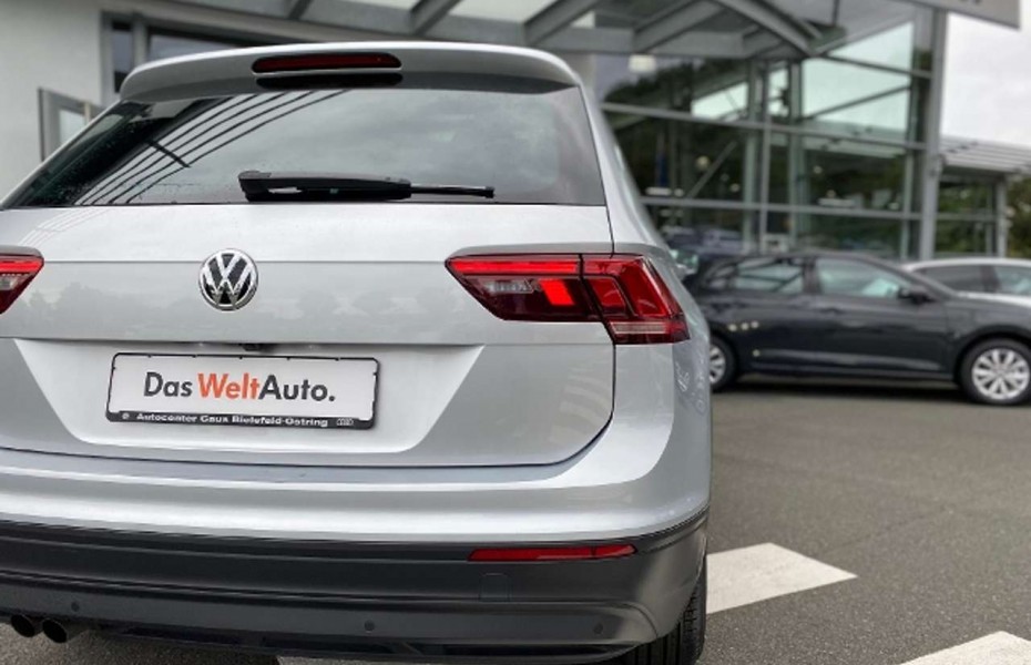 Volkswagen Tiguan Comfortline 2.0 TDI DSG AHK Navi LED Pano