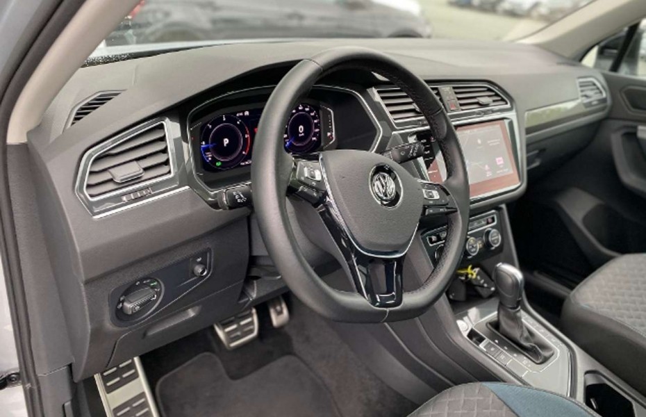 Volkswagen Tiguan Comfortline 2.0 TDI DSG AHK Navi LED Pano