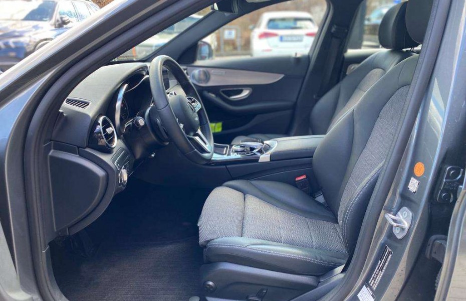 Mercedes-Benz Třídy C d T Avantgarde Distr Comand PanoDa CarPlay