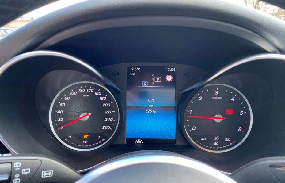 Mercedes-Benz Třídy C d T Avantgarde Distr Comand PanoDa CarPlay