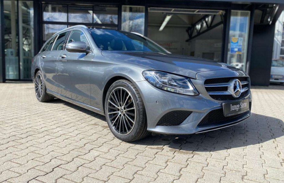 Mercedes-Benz Třídy C d T Avantgarde Distr Comand PanoDa CarPlay