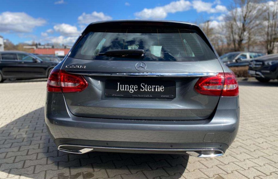 Mercedes-Benz Třídy C d T Avantgarde Distr Comand PanoDa CarPlay