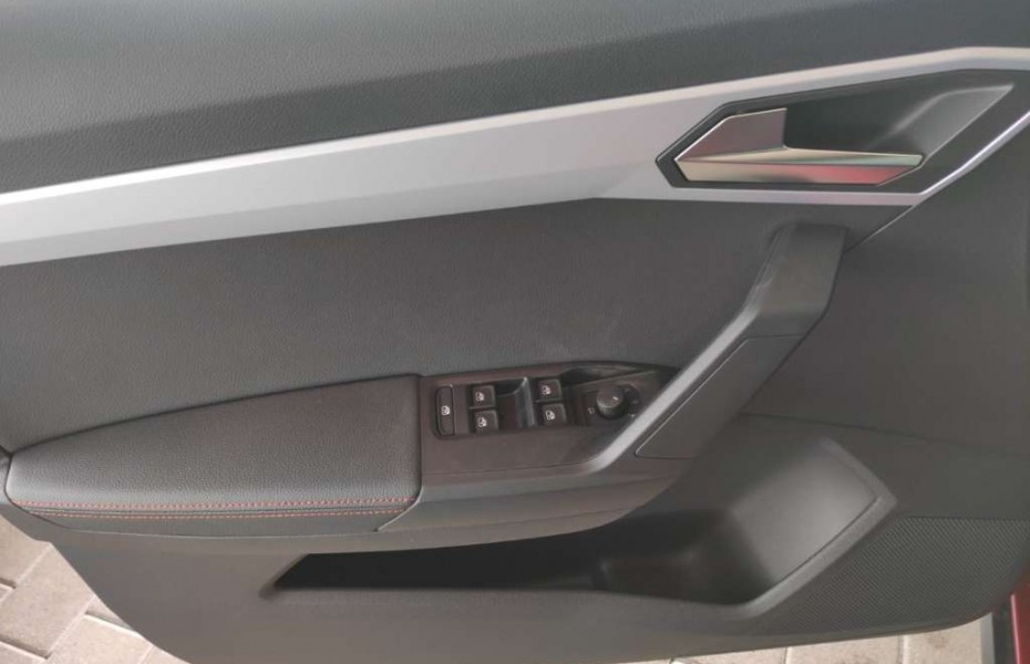 SEAT Arona FR 1.5 DSG Navi Alcantara AHK LED Facelift