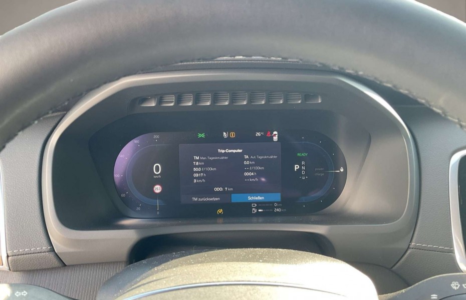 Volvo XC90 Recharge T8 AWD Plug-in Hybrid Plus Bright RUN OUT