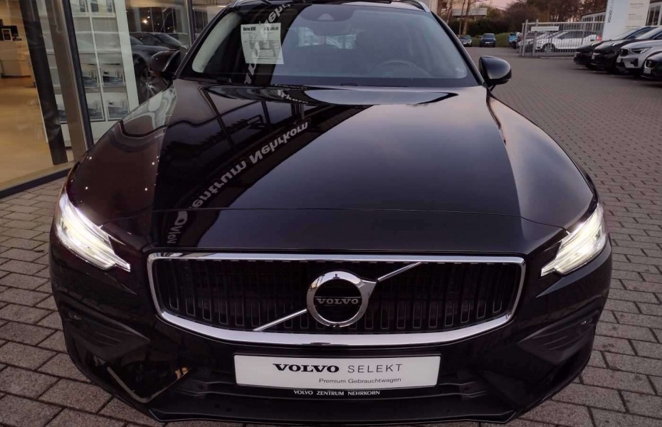 Volvo V60 D4 Momentum Pro Navi, Glasdach, Rückfahrk