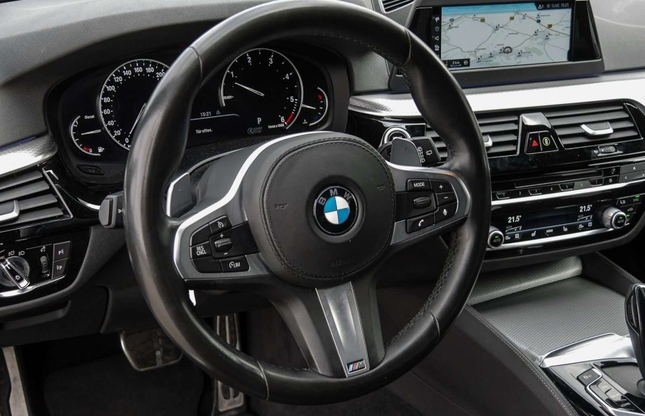 BMW Řada 5 d xDrive M-SPORTPAKET+SHADOW+PANO+PARK-ASS+AMBIENT