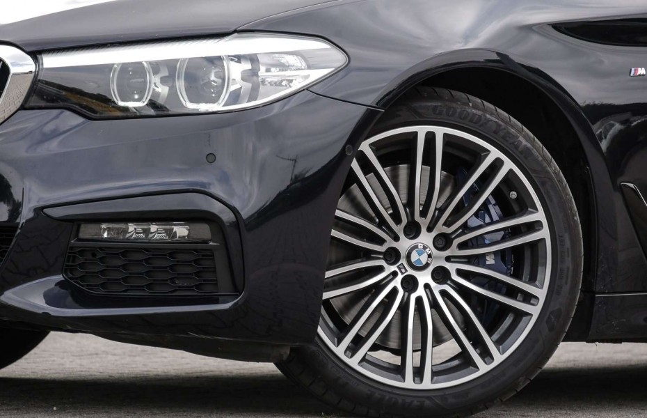BMW Řada 5 d xDrive M-SPORTPAKET+SHADOW+PANO+PARK-ASS+AMBIENT