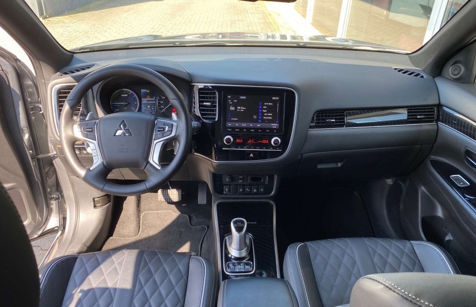 Mitsubishi Outlander Plug-In Hybrid 2.4 Plus Spirit Leder LED