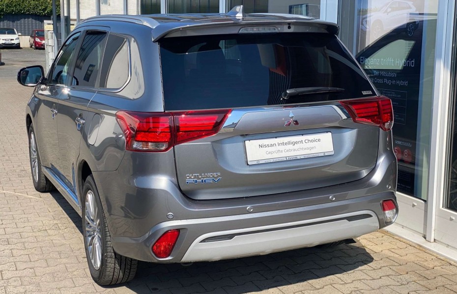 Mitsubishi Outlander Plug-In Hybrid 2.4 Plus Spirit Leder LED