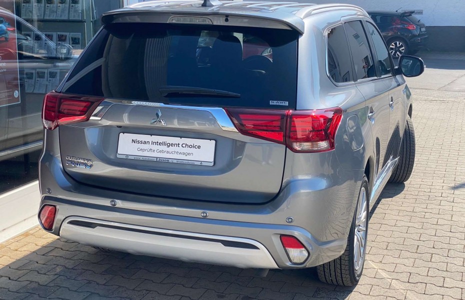 Mitsubishi Outlander Plug-In Hybrid 2.4 Plus Spirit Leder LED