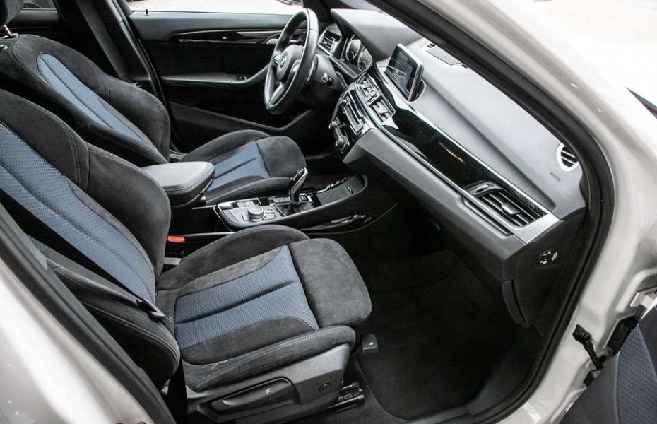 BMW X1 sDrive20i M Sportpaket RKam AHK HiFi Navi LED