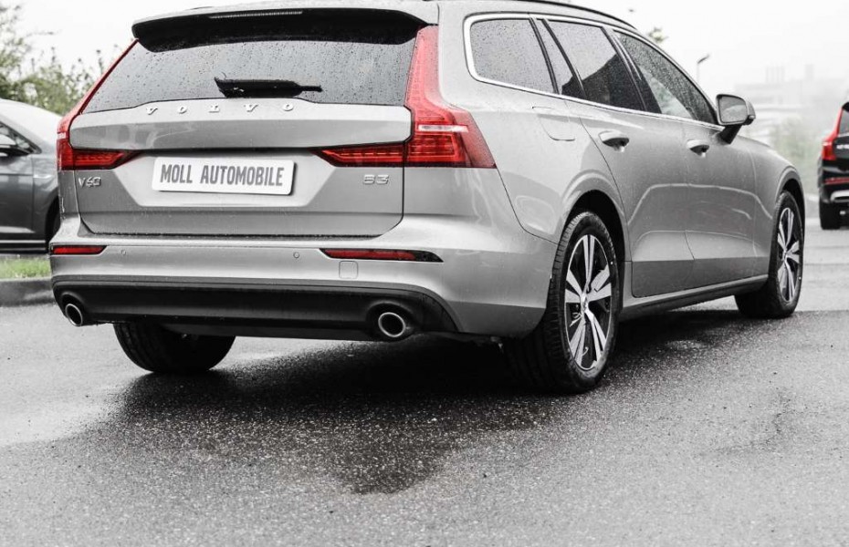 Volvo V60 Kombi Momentum B3 Benzin EU6d Navi Keyless e-Sitze