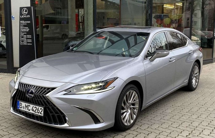 Lexus ES