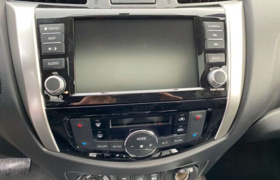 Nissan Navara NP300 N-Guard Double Cab 4x4