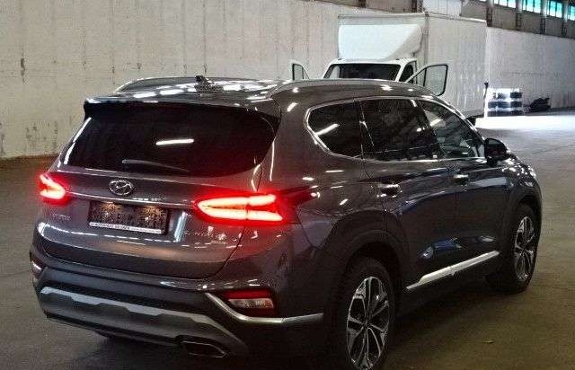 Hyundai Santa Fe Premium 4WD 2.4GDI LED Navi E6